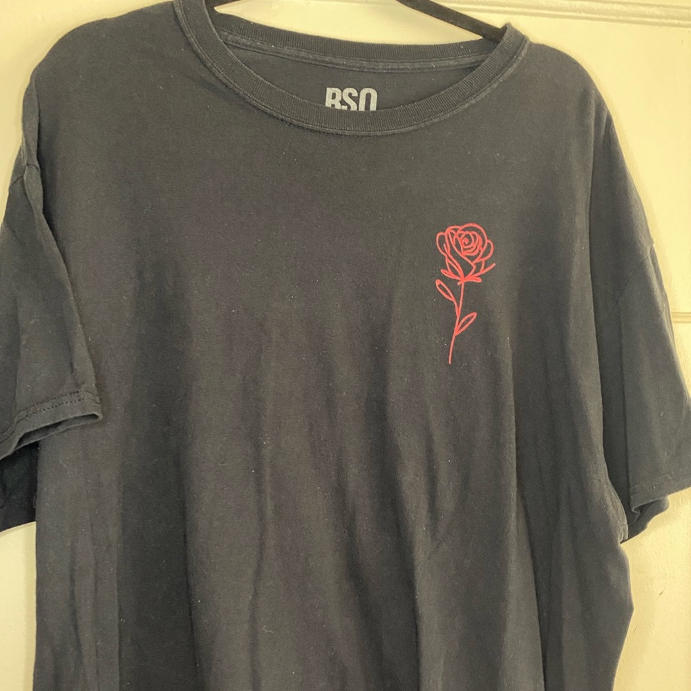 Graphic tee